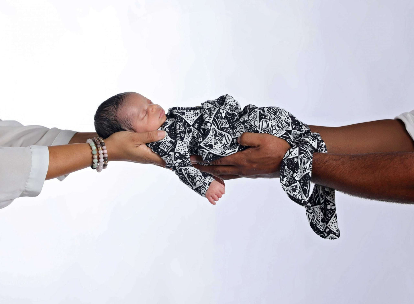 Unity Gift Set | Swaddle Blanket, Nursing Cover & Baby Essentials